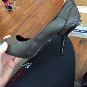 Vera Wang heels